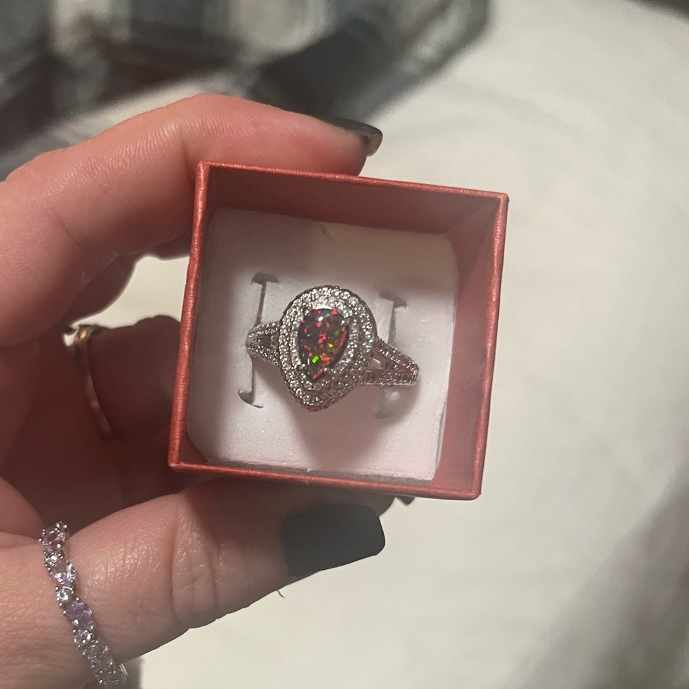 BLACK FIRE OPAL “CRUISE SHIP” RING 😍 bomb party coveted collector item, size 9!